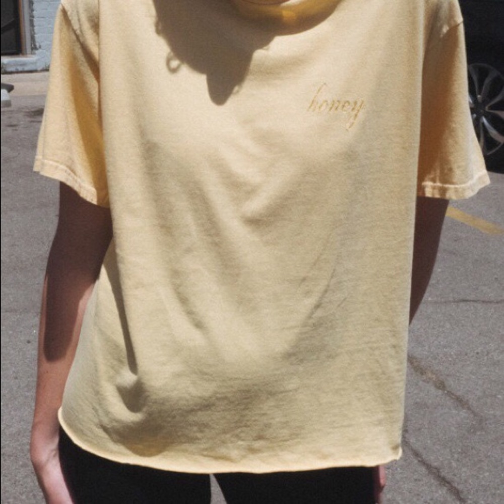 Honey Aleena t shirt - Picture 2 of 4